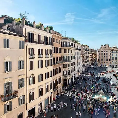 Fellini Design With View