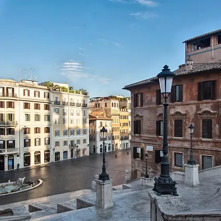 Fellini Design With View Guest house