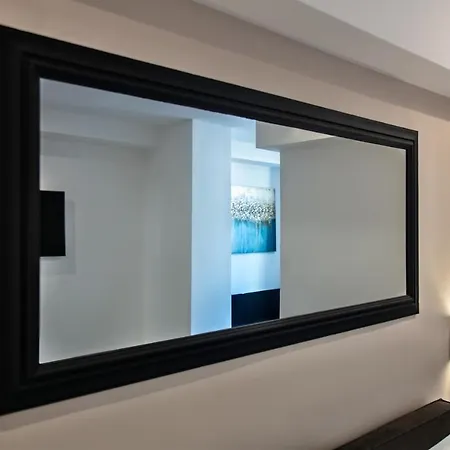 Fellini Design With View