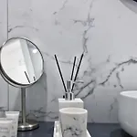 Fellini Design 招待所 4*