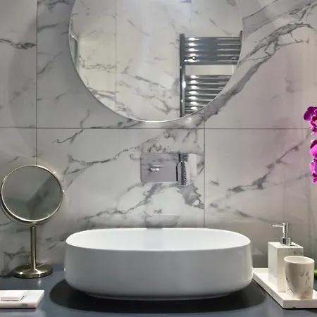 Fellini Design Konukevi 4*