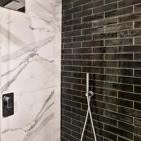 Konukevi Fellini Design 4*